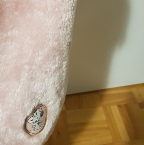 Junior (XL) Furry ("Peanuts) Vest - Picture 3 of 4